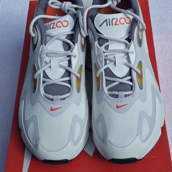 NIKE AIR MAX 200 SE|Summit White/Vast Grey/Gold|Mens 8.5 AT8507-100|Original Box - Picture 3 of 7